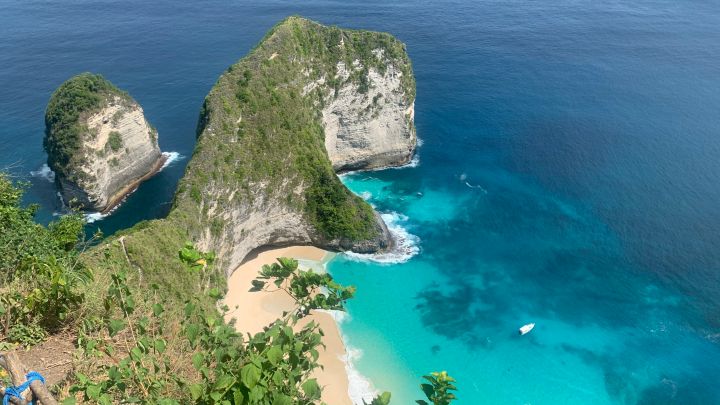 BALI DAY 5 – Visiting Nusa Penida, Broken Beach + Crystal&nbsp;Bay